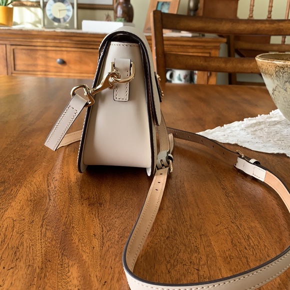 EUC Dooney and Bourke cream Leather Crossbody fold over satchel. Zip on back. - Picture 2 of 8